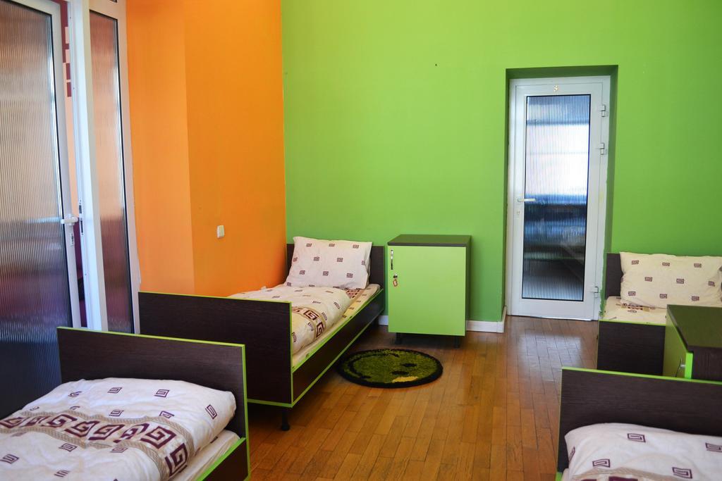 Wanted Hostel Lviv Eksteriør bilde