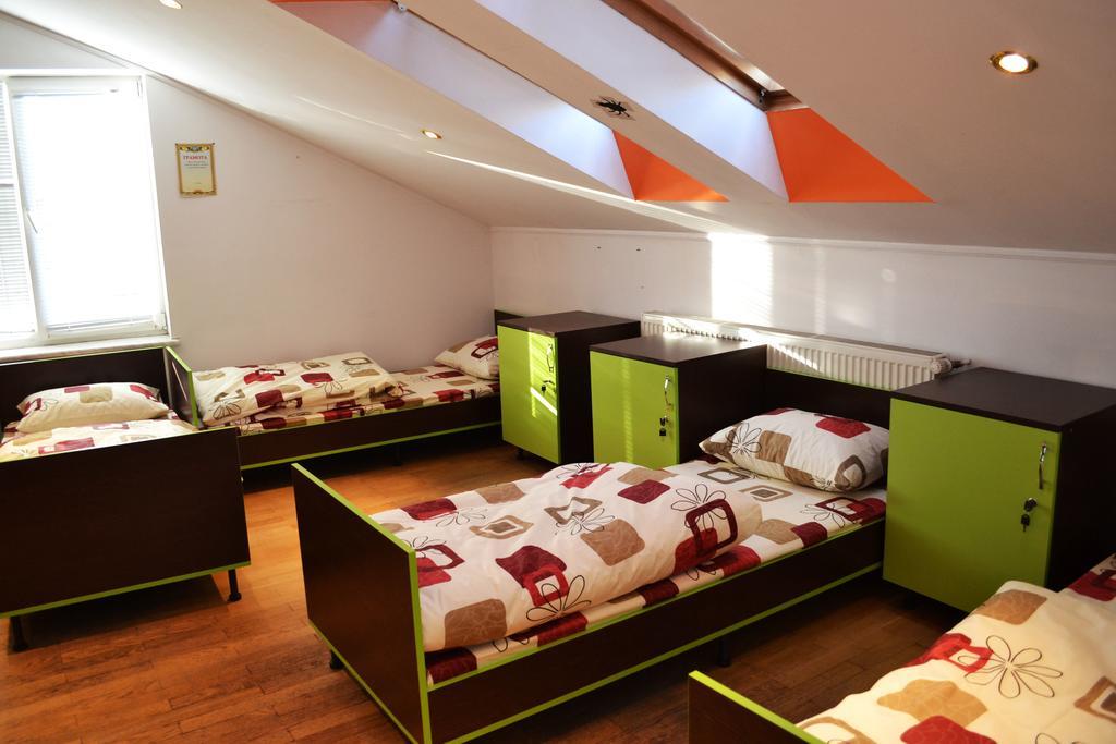 Wanted Hostel Lviv Eksteriør bilde