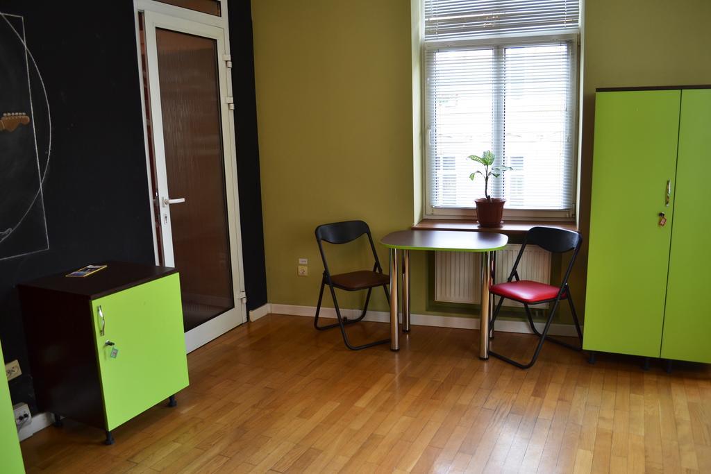 Wanted Hostel Lviv Eksteriør bilde